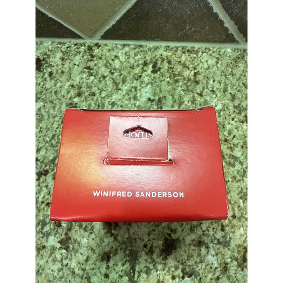 New Hallmark Disney Hocus Pocus Winifred Sanderson Christmas Halloween Ornament - Picture 5 of 6